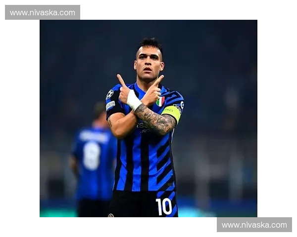 蓝黑与蝙蝠的荣耀碰撞:国米vs瓦伦西亚,一场不容错过的足球盛宴 蓝黑与蝙蝠的荣耀碰撞:国米vs瓦伦西亚,一场不容错过的足球盛宴